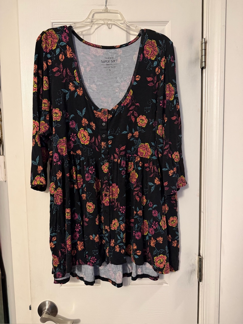 Torrid Black Floral Button-Front Tunic Top